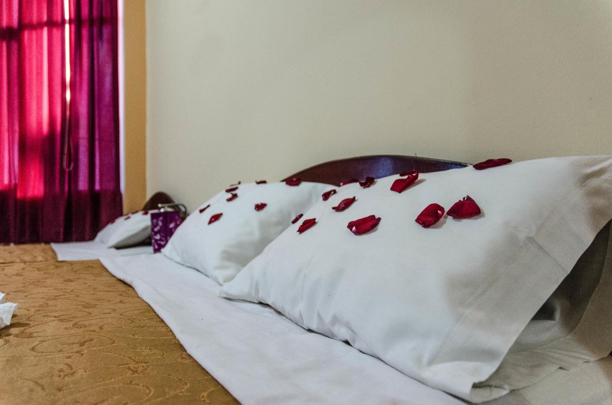La Torre Inn ปูแอร์โต มัลโดนาโด ห้อง รูปภาพ
